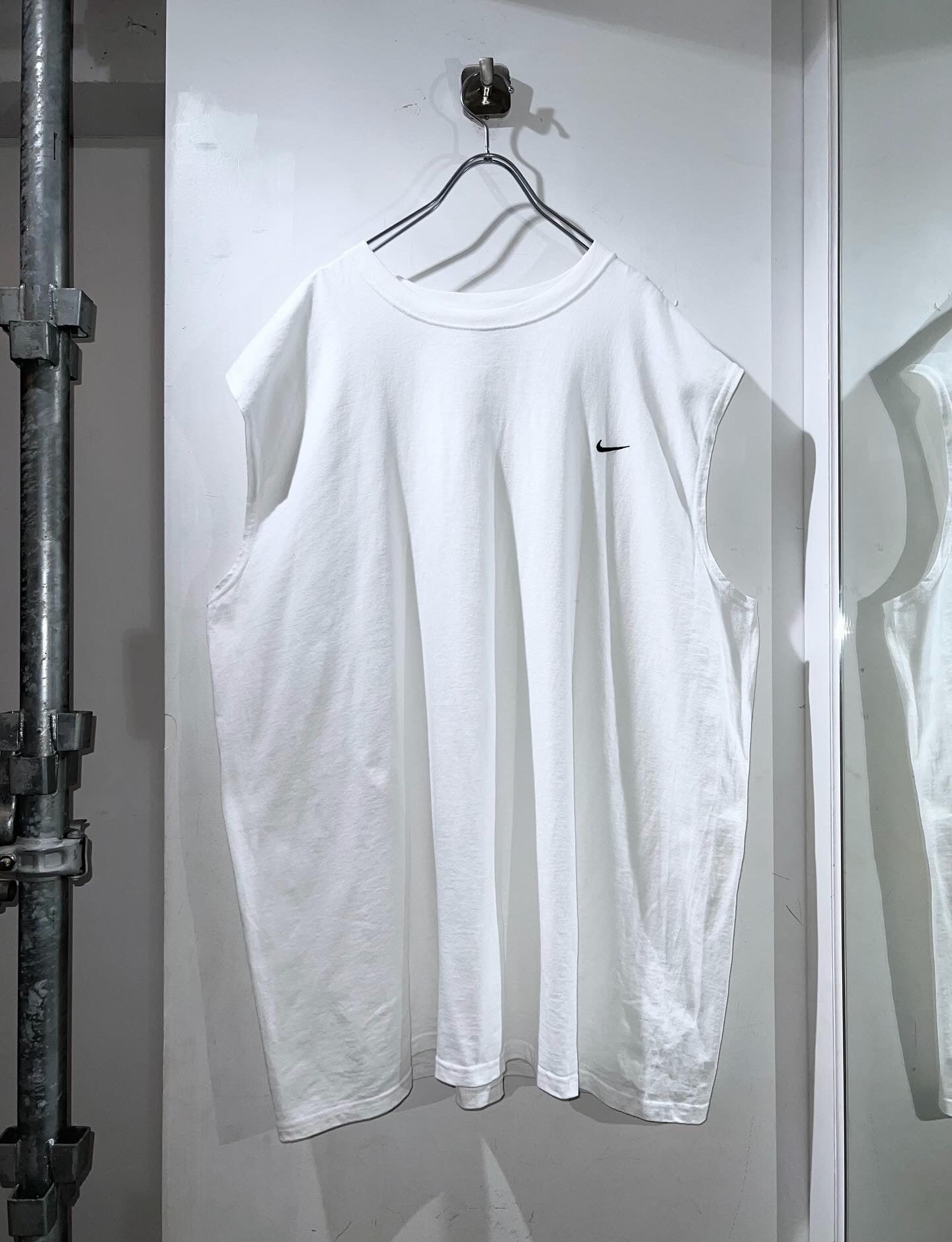 00s Nike Oversized Sleeveless Shirt – BUSINESS AS USUAL