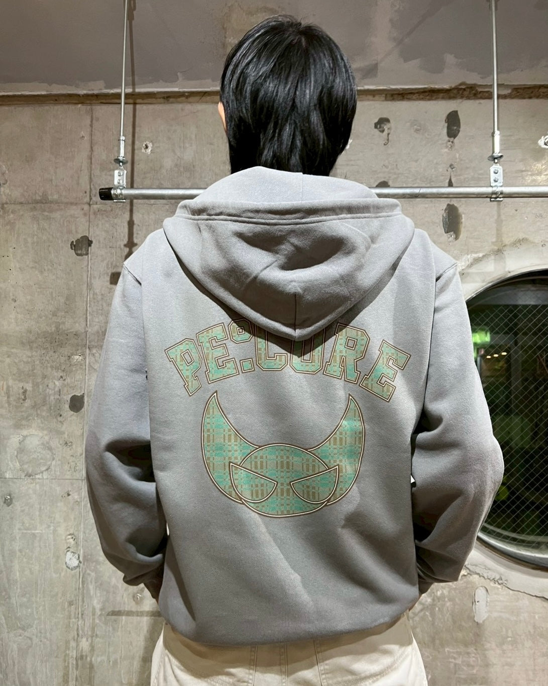 .°C EMBLEM ZIP-UP HOODIE