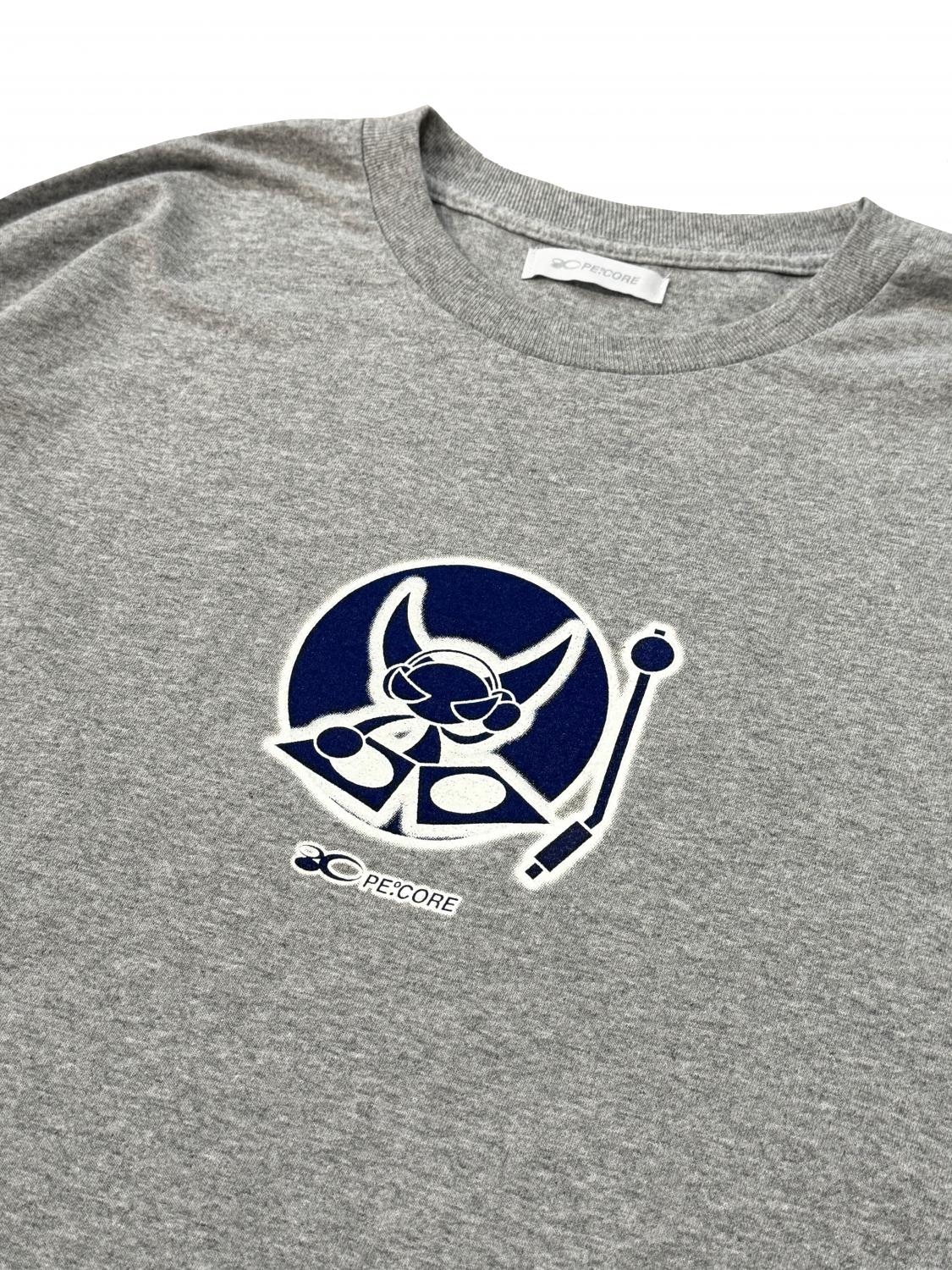 PE.°CORE DJ .°C LS TEE (GRAY)