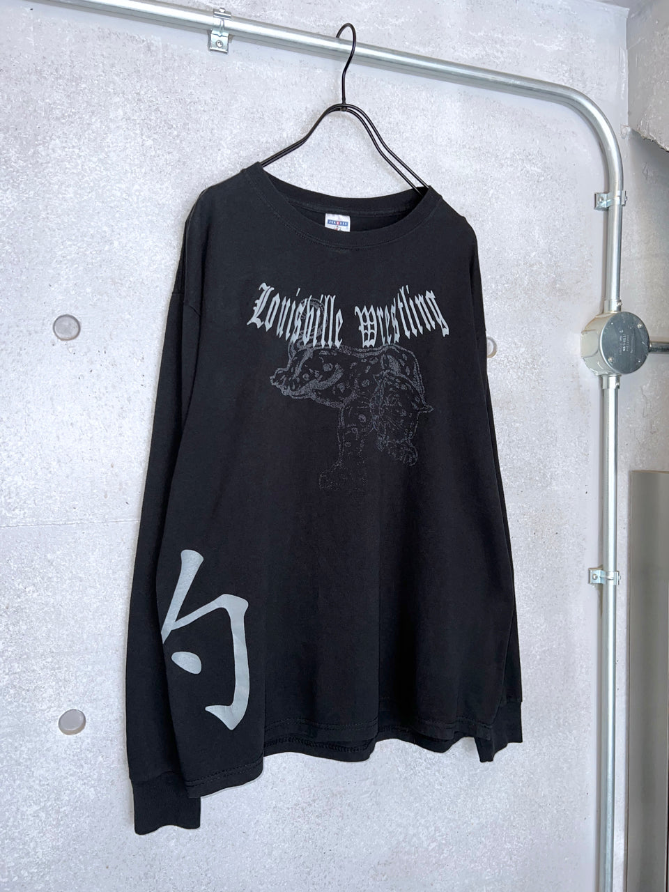 old Louisville Wrestling 豹 Long Sleeve T-shirt