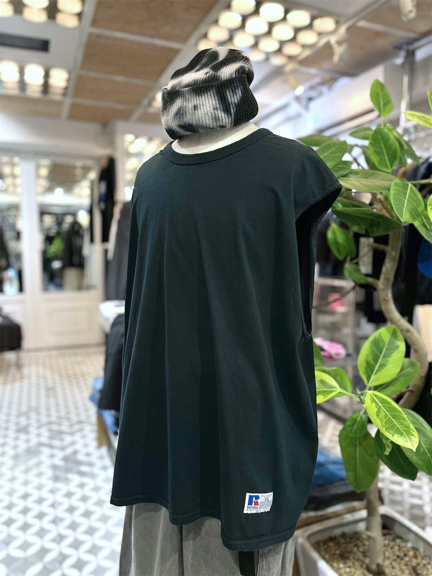 RUSSELL sleeveless shirt