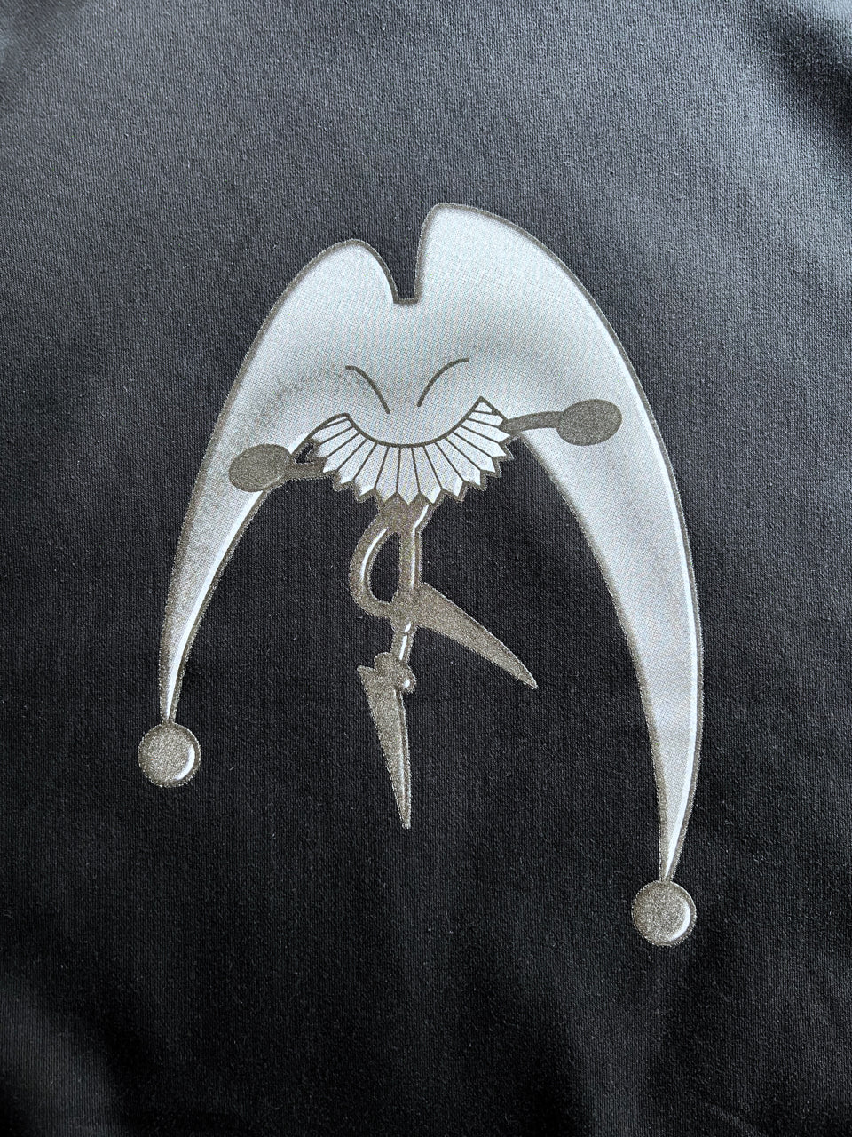 pe.℃ore Pure evil † < Clown > Sweatshirts
