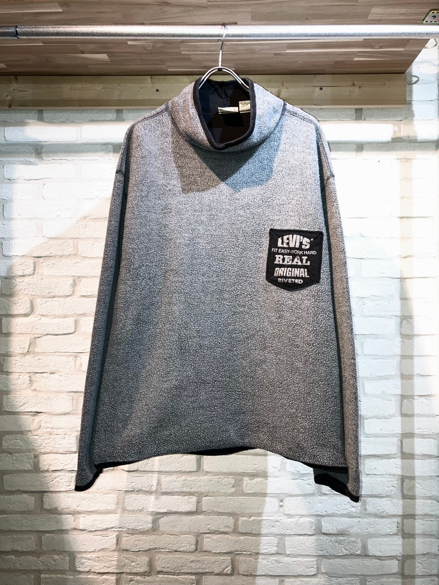 "Levi's" Old W Face Fleece Tops