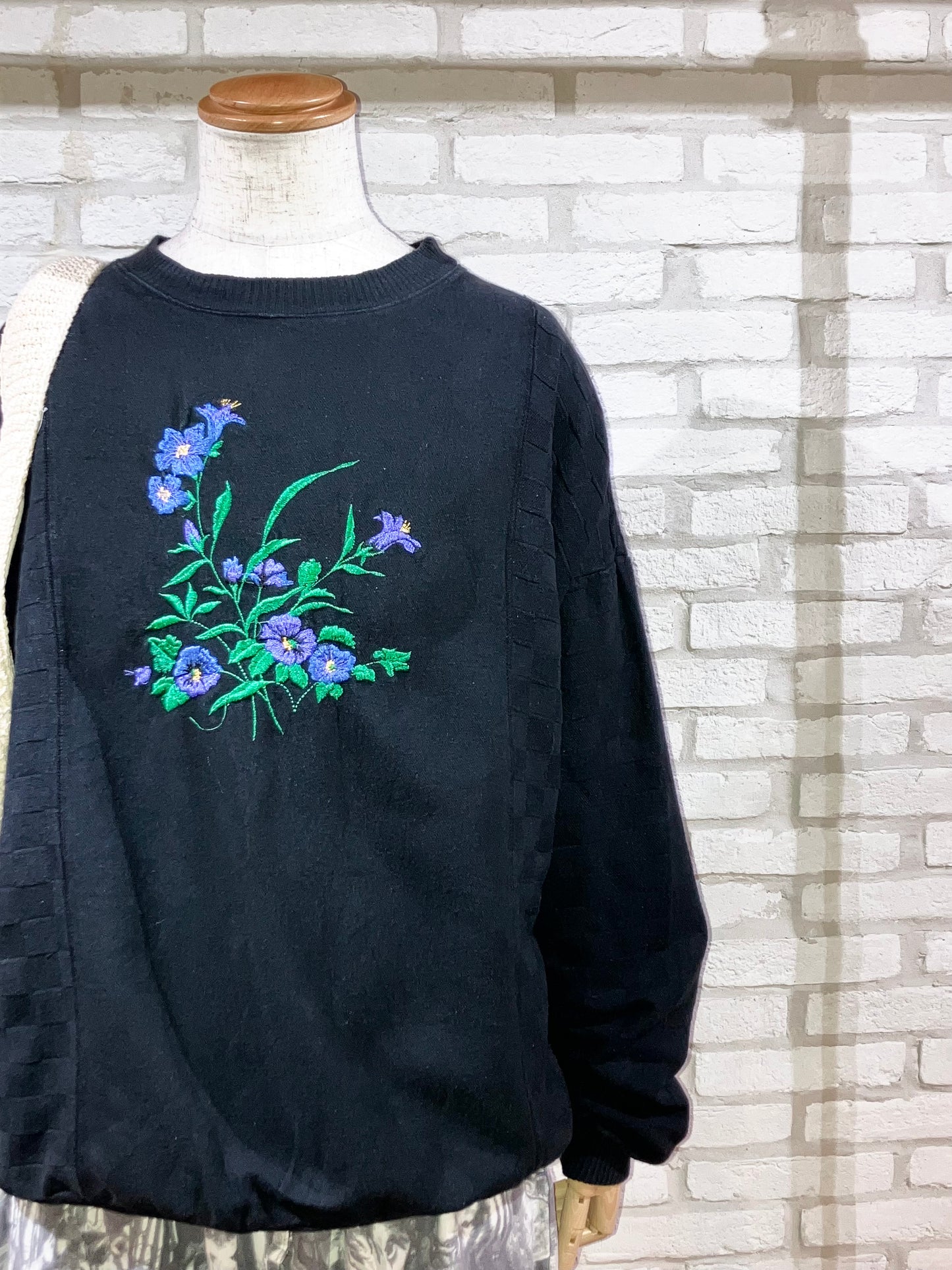 Old Design Embroidery Sweat
