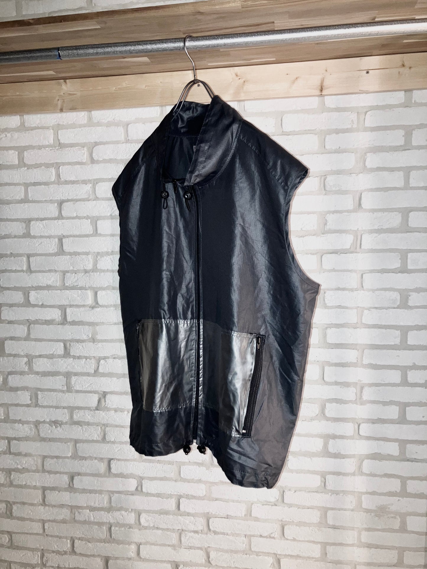 Old Design Vest "Transparent Pocket"
