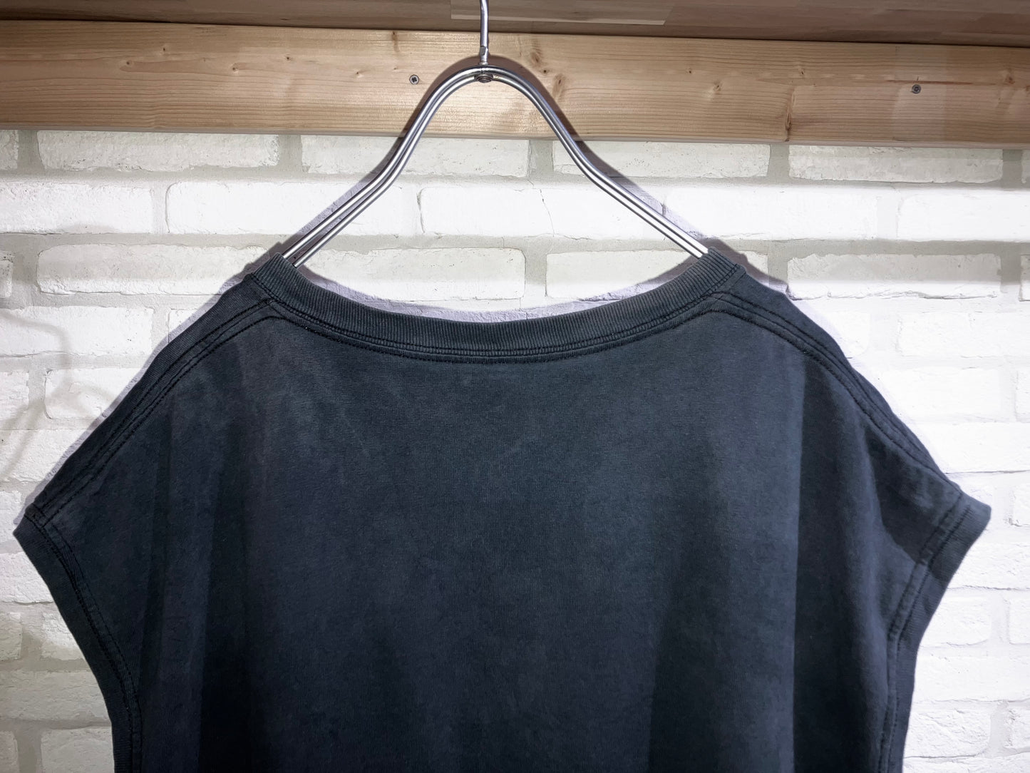 00s Sleeveless Tee