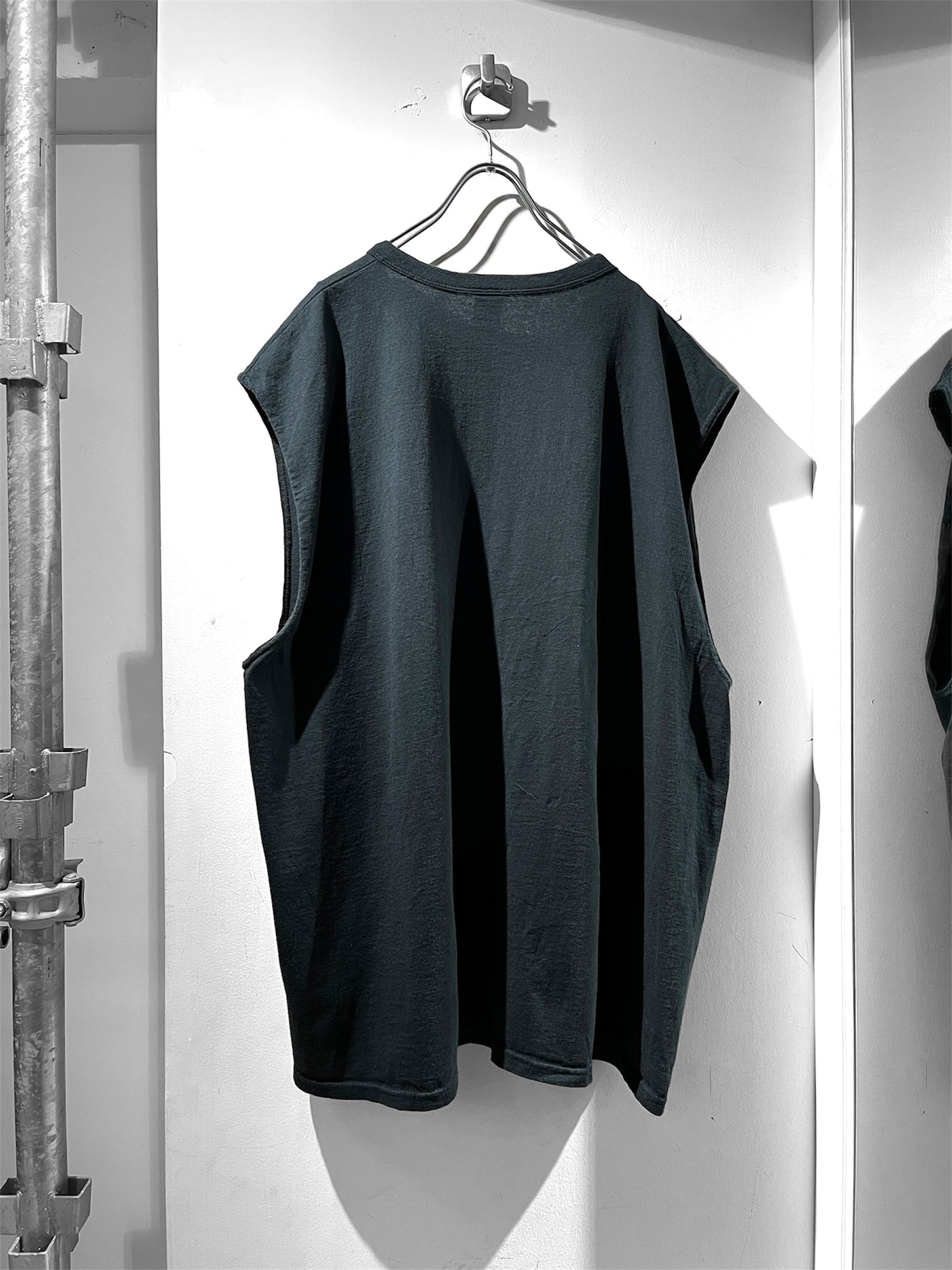 RUSSELL sleeveless shirt