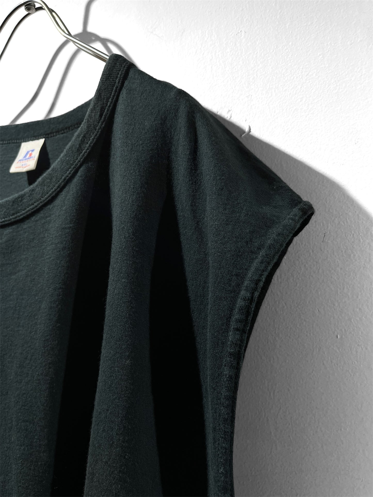 RUSSELL sleeveless shirt