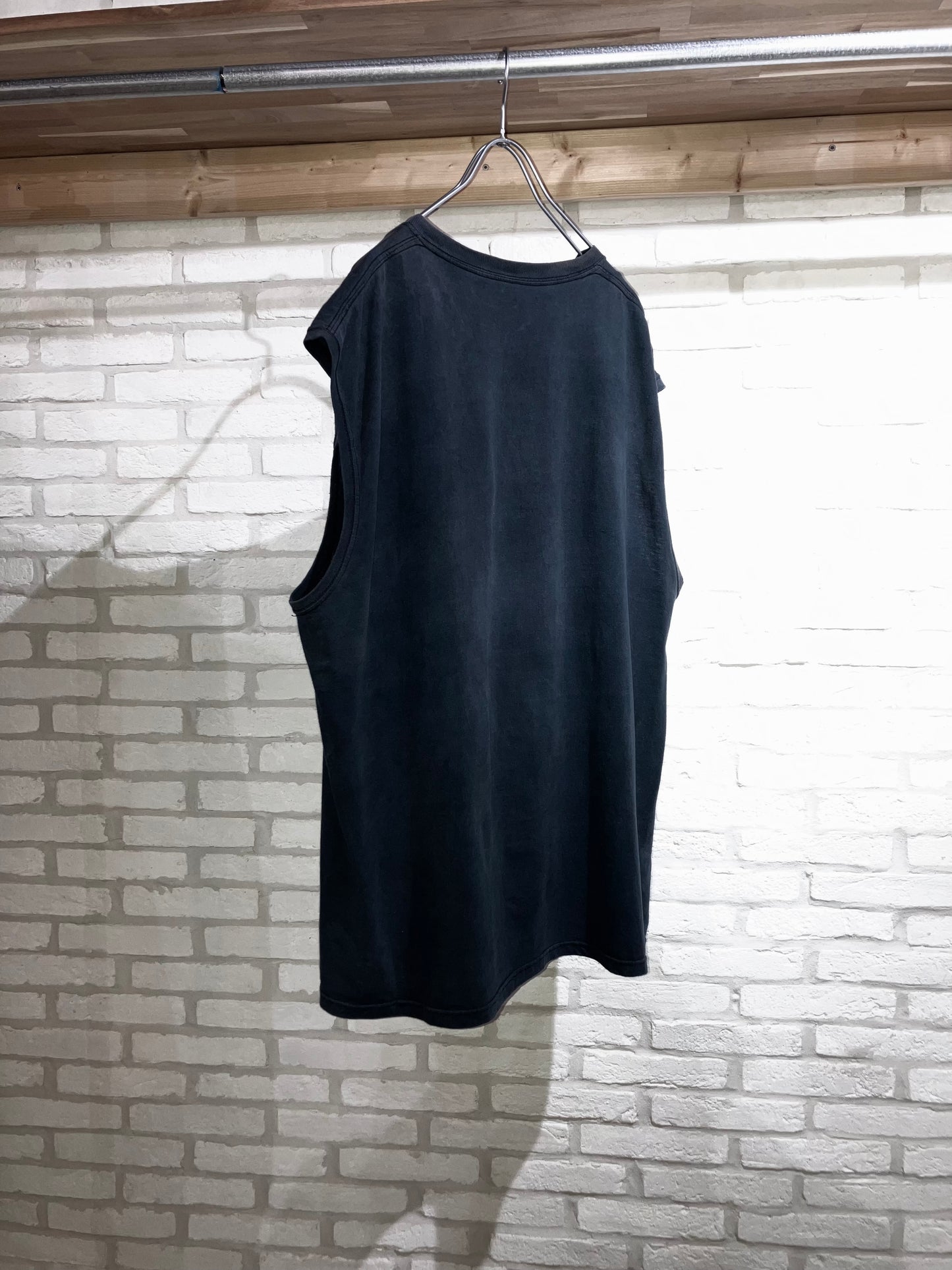 00s Sleeveless Tee