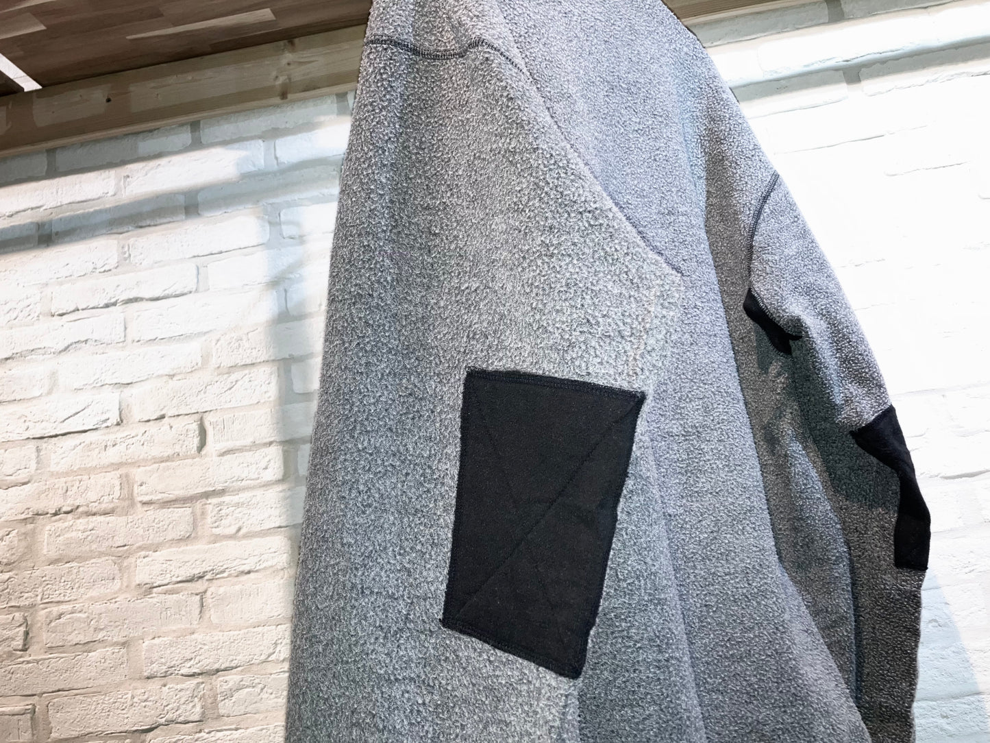 "Levi's" Old W Face Fleece Tops