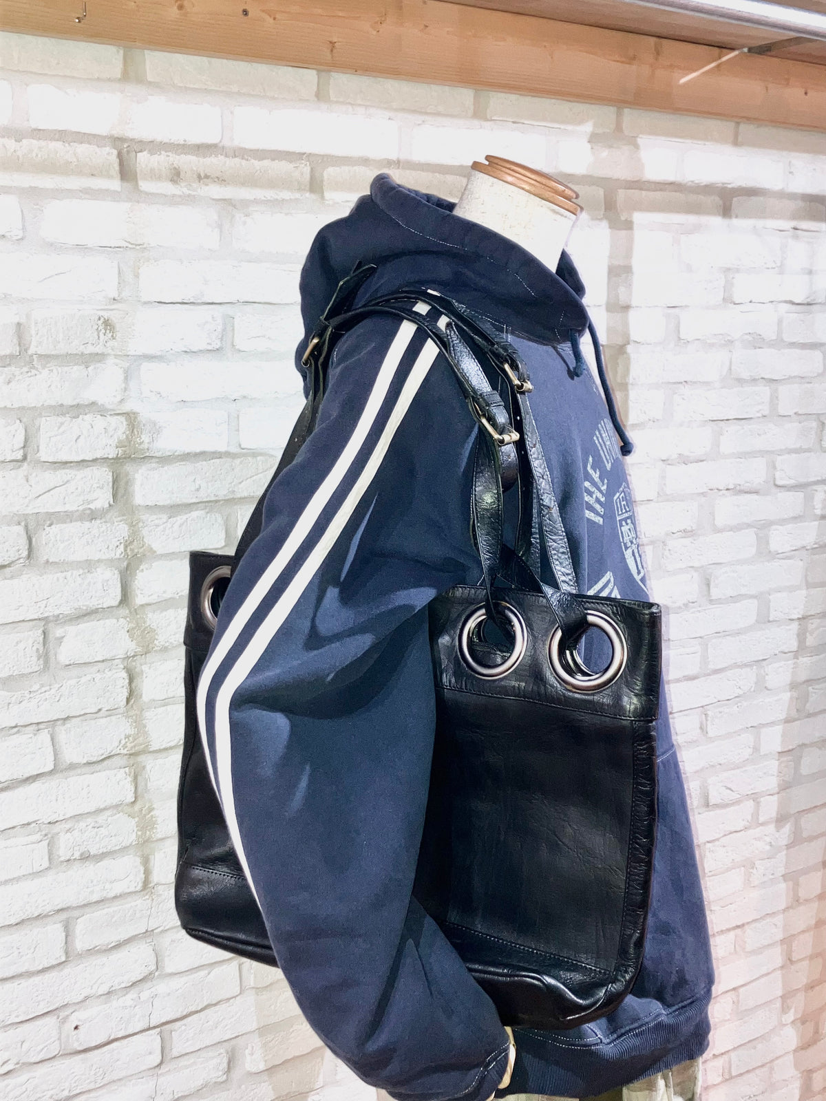 00s Design Leather Bag