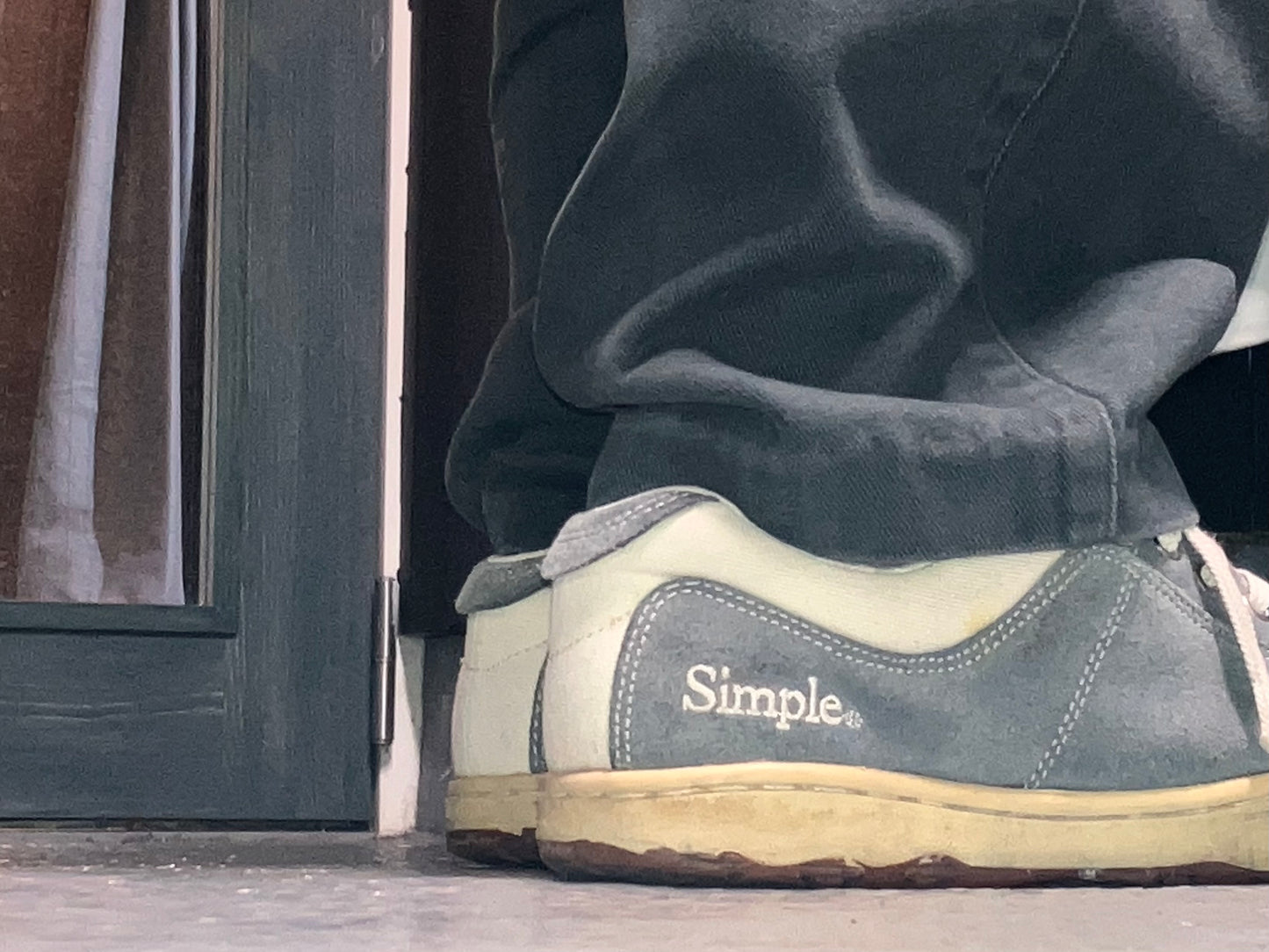 "Simple" 00s Design Fat Sneaker
