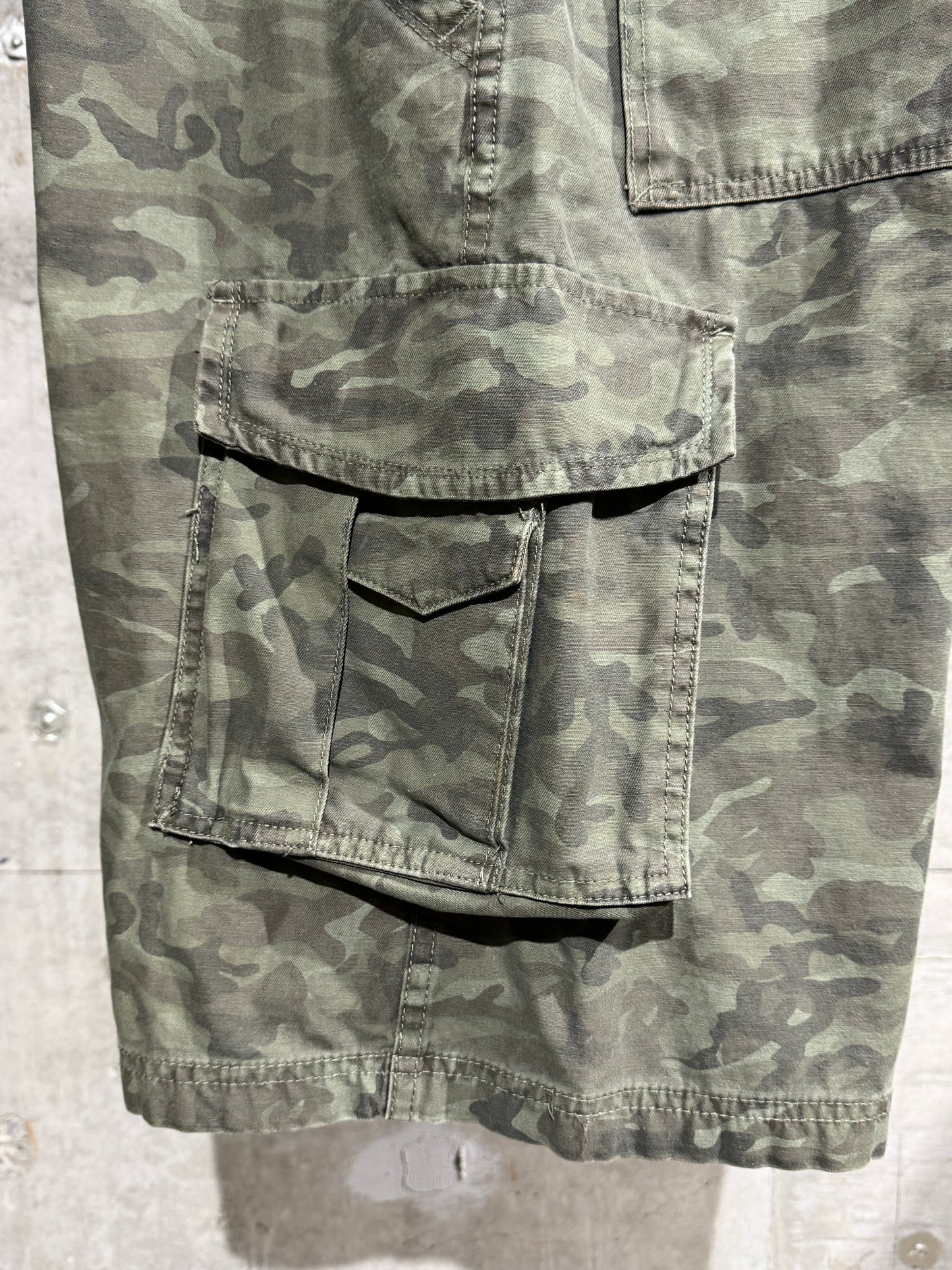 Cabelas Camo WideLeg Cargo Shorts