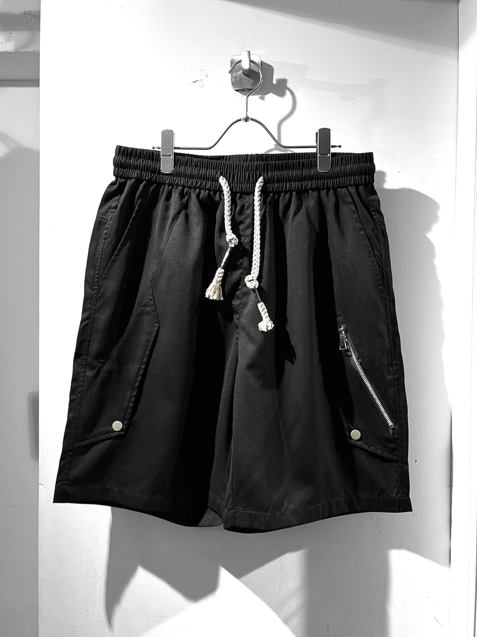 00s Flap & Zip Design Wide Shorts – BUSINESS AS USUAL