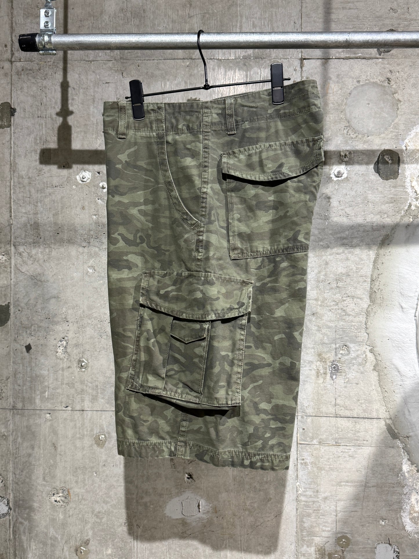Cabelas Camo WideLeg Cargo Shorts