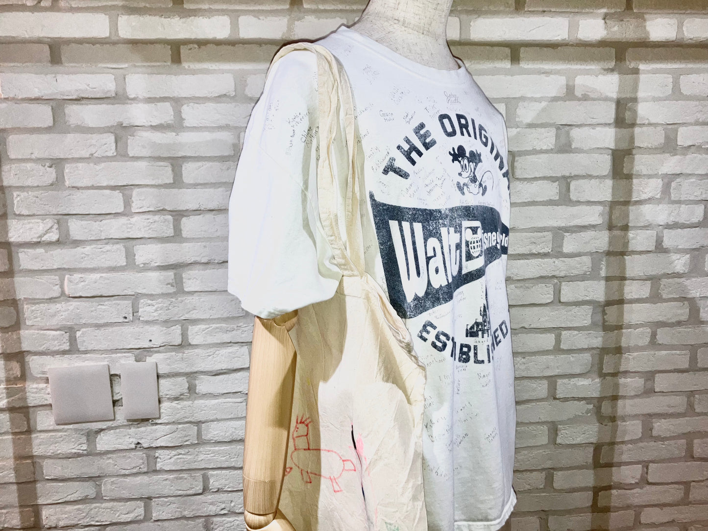 "Disney" 00s Hand Drawn Tee