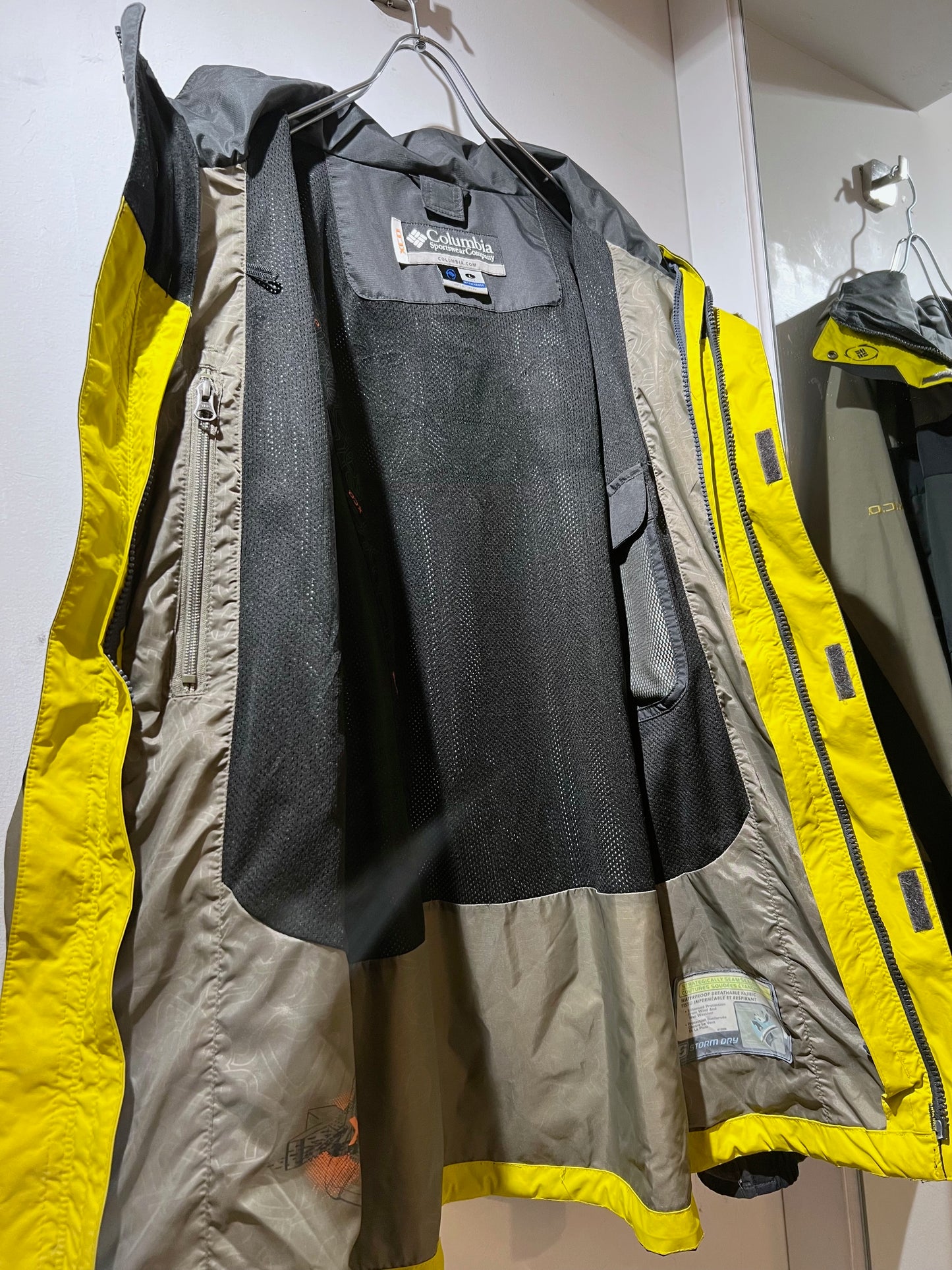 Columbia X.C.O. Stom Dry Nylon Jacket
