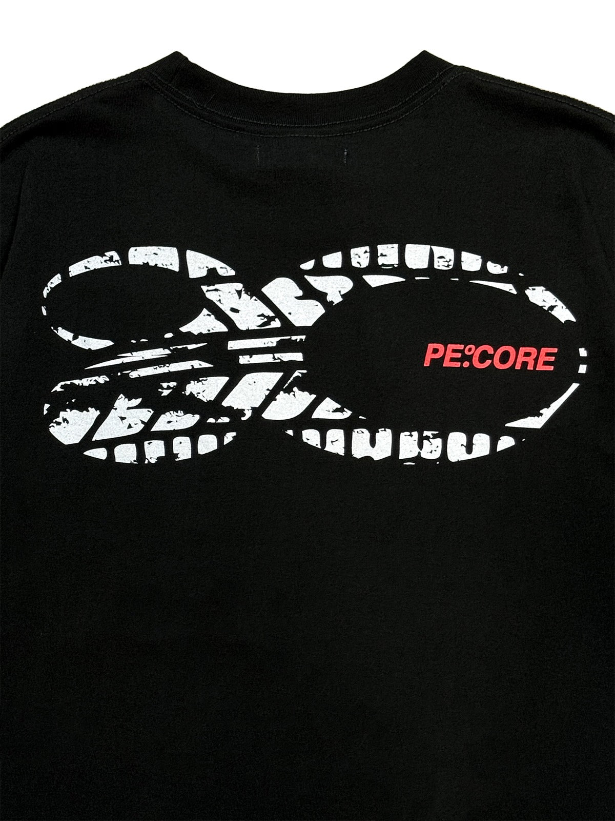 PE.°CORE DISTRESSED LOGO TEE