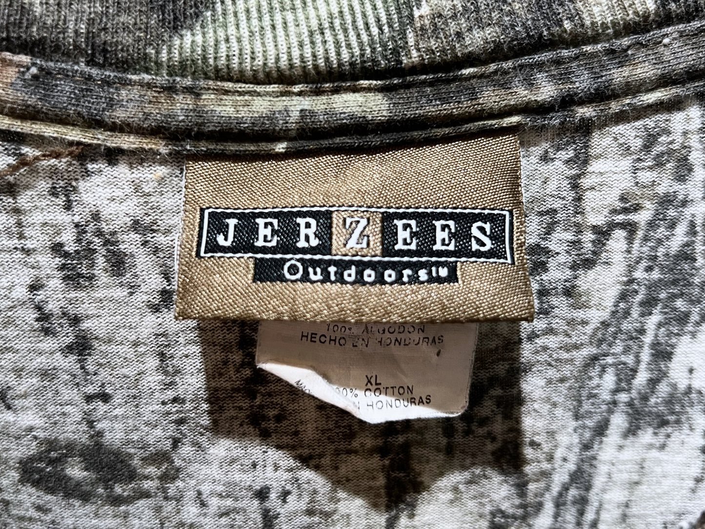 Jerseys Outdoors Real Tree Camp L/S Pocket Tee