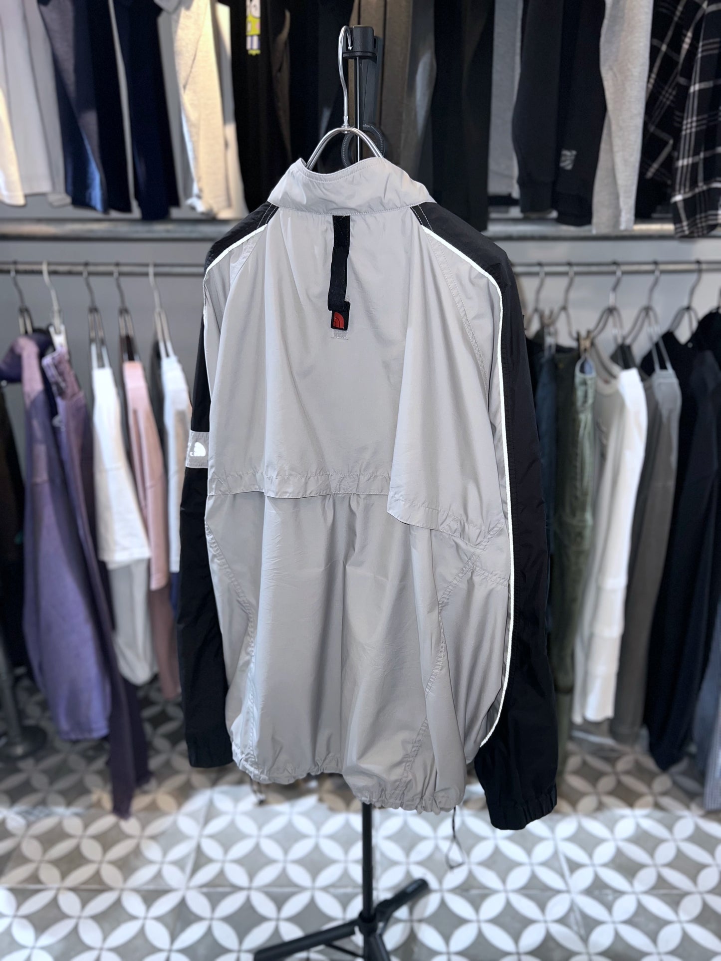 The North Face Lightweight Wind Jacket
