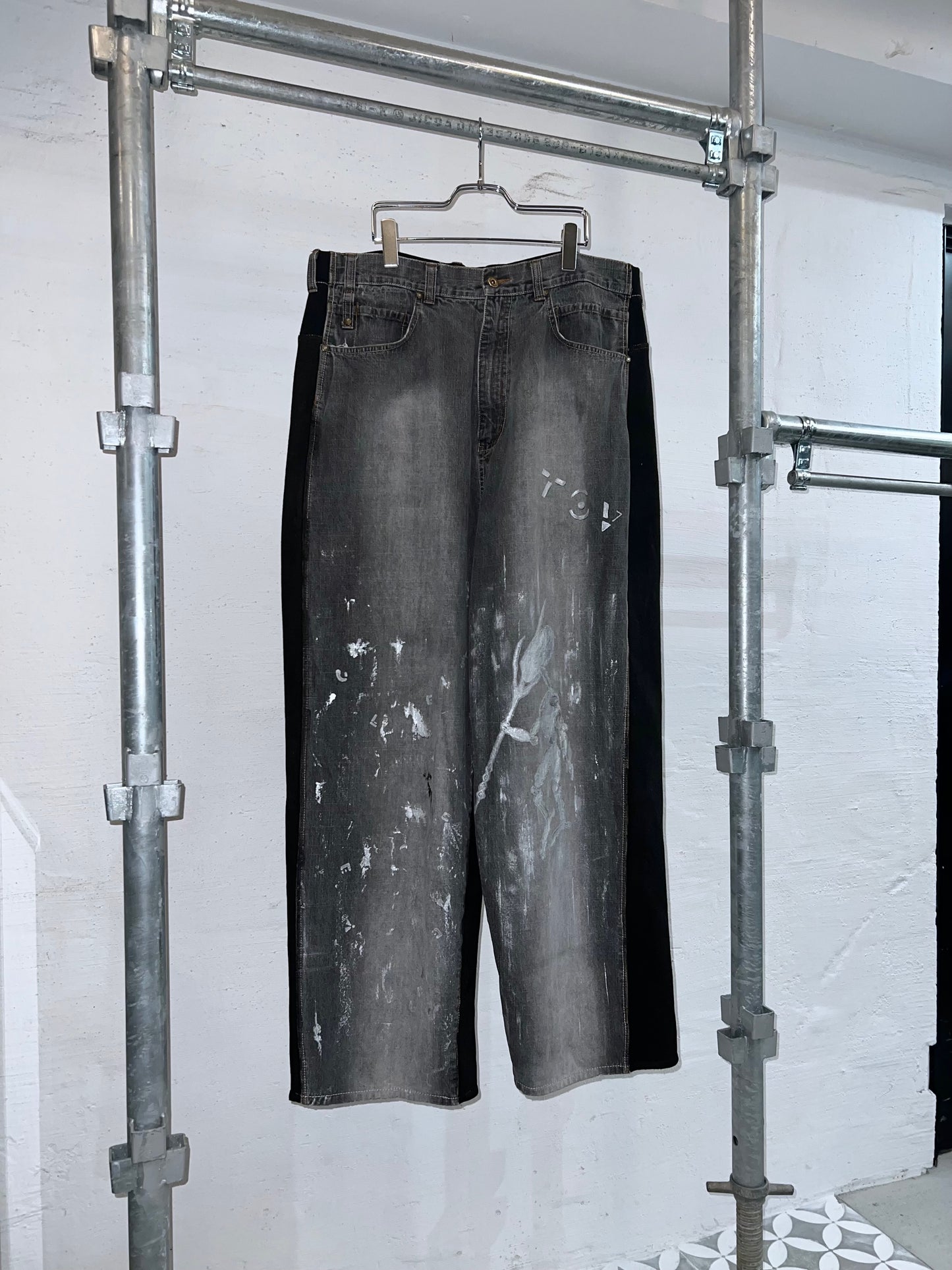 'CLEAR-EYED' Split Baggys