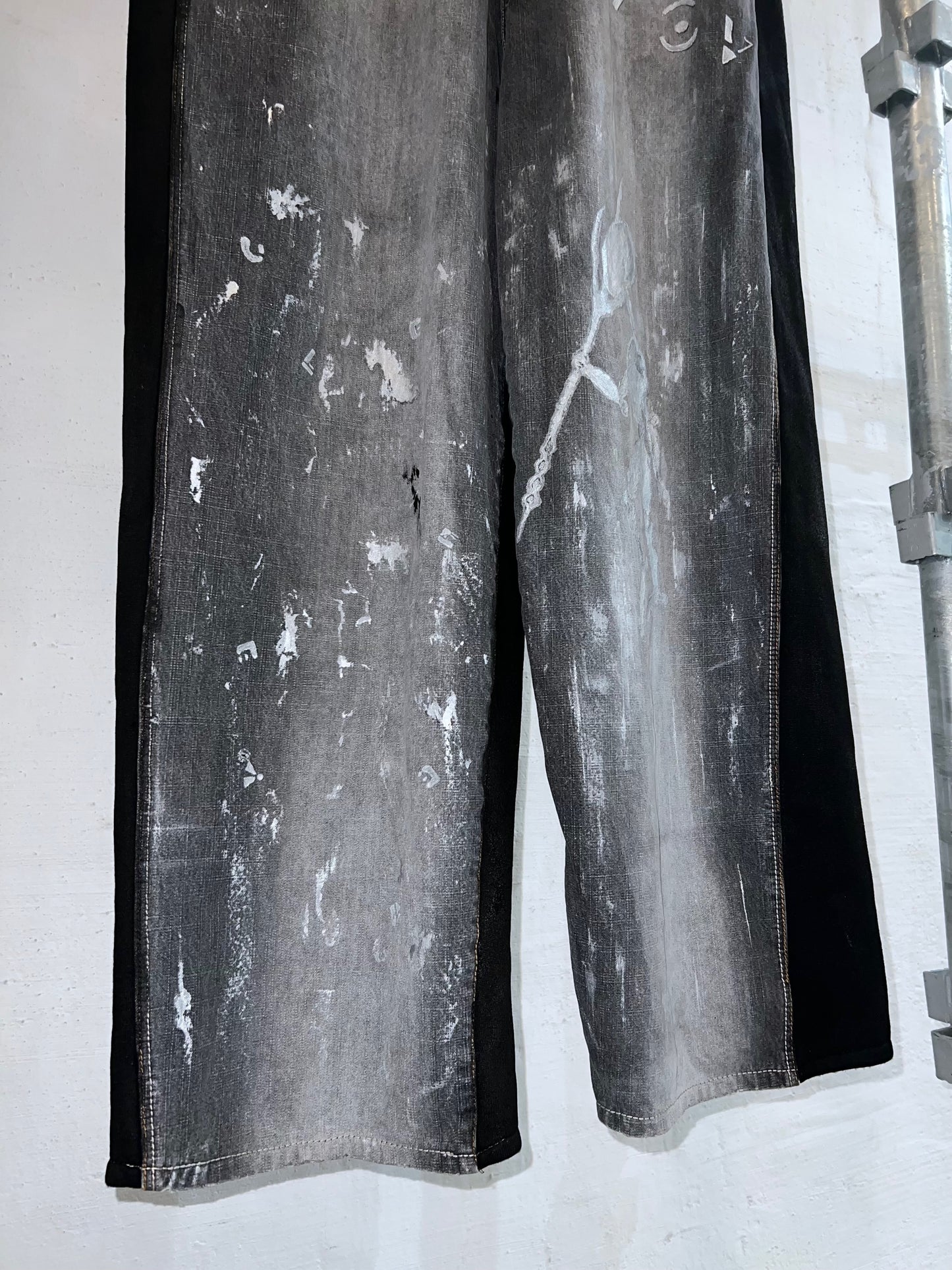 'CLEAR-EYED' Split Baggys