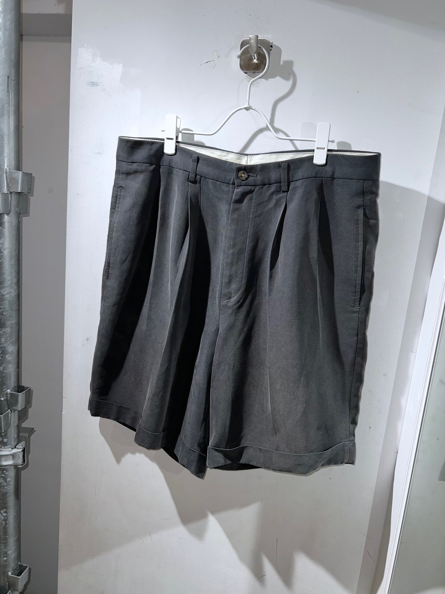 Vintage Widely Tuck Shorts