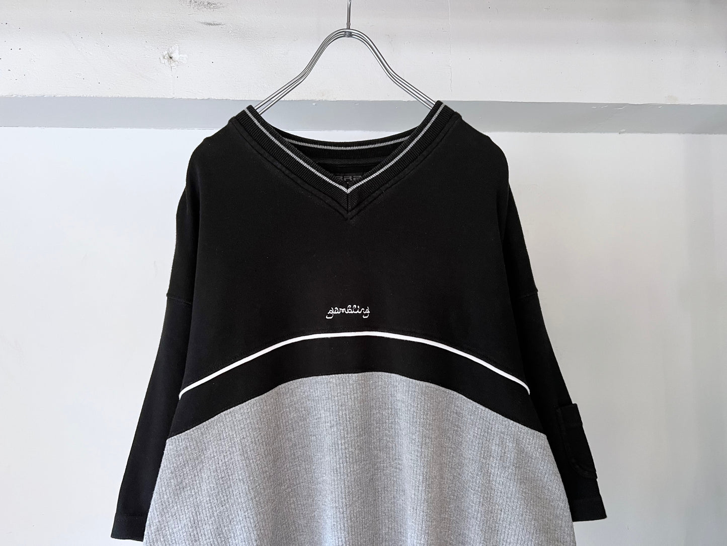 GAMBLING V-NECK TEE