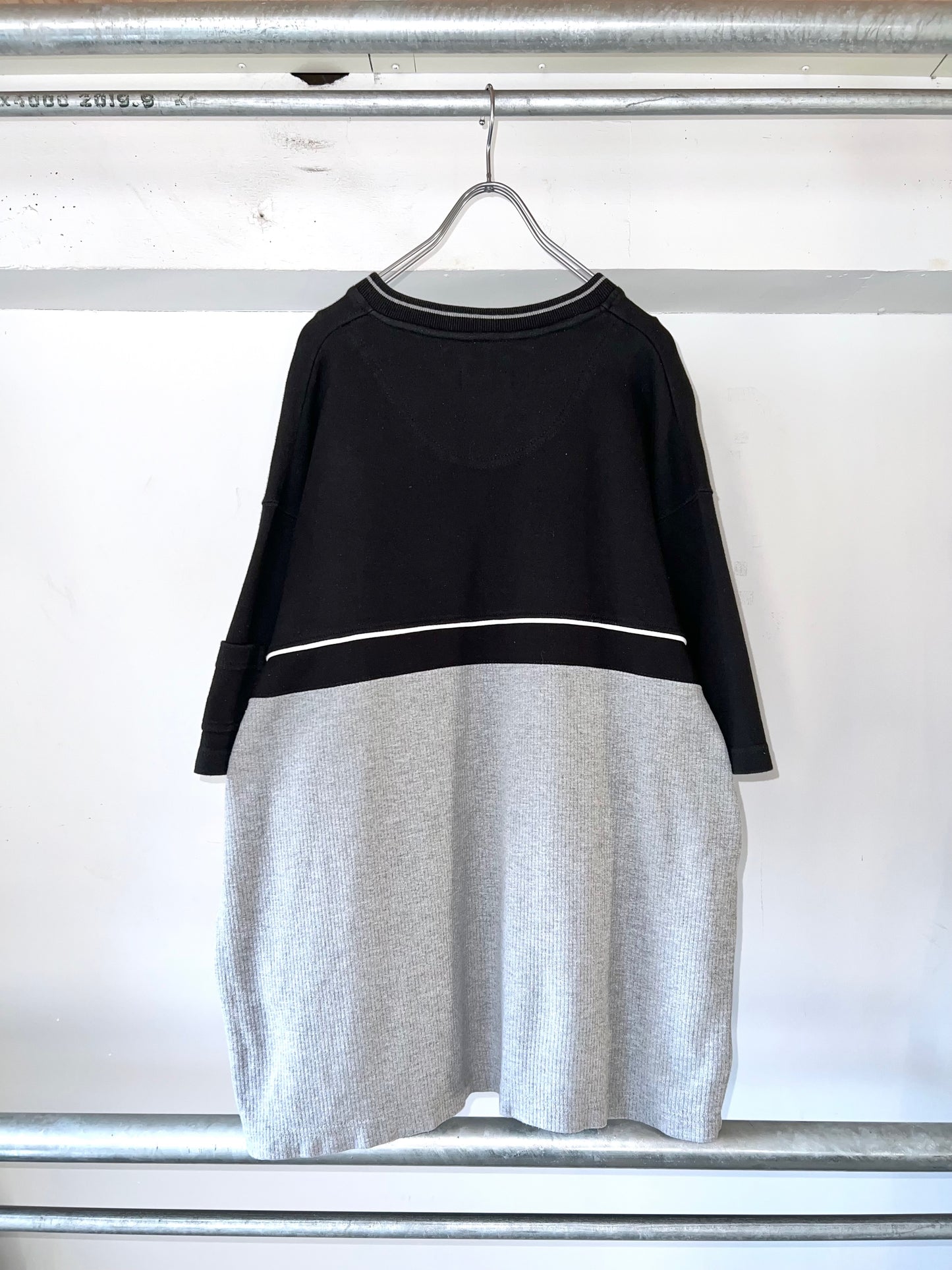 GAMBLING V-NECK TEE