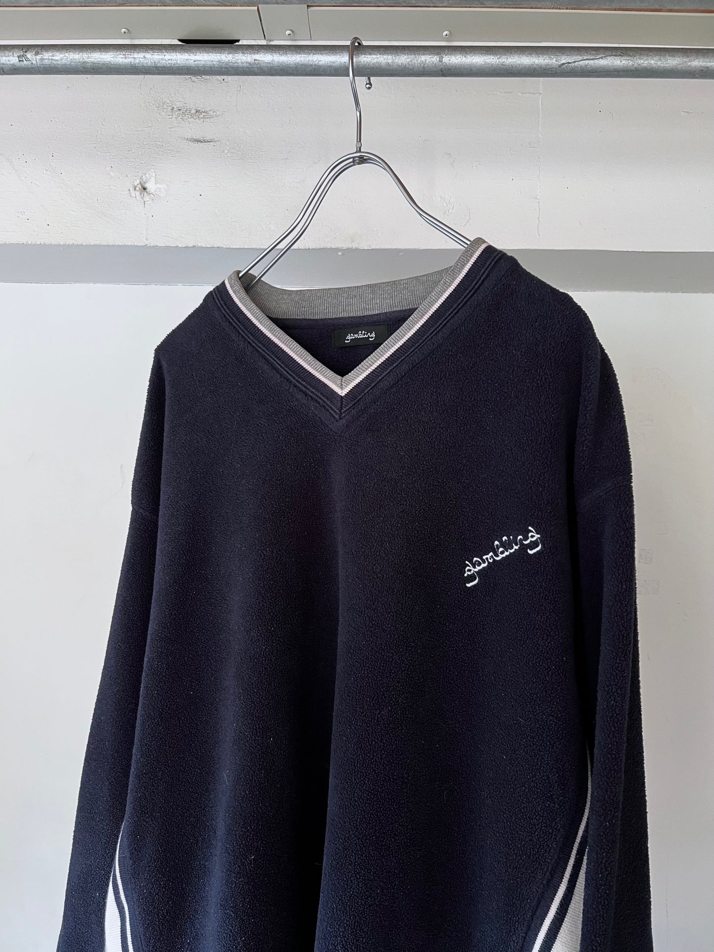 GAMBLING V-NECK FLEECE
