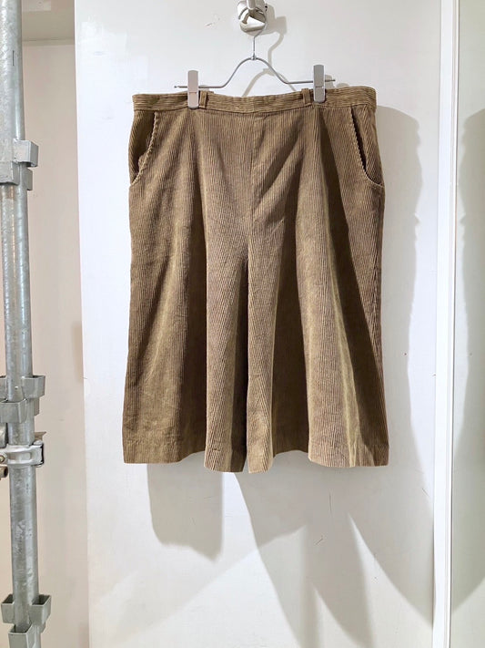 Vintage Design Couduroy Wide Shorts