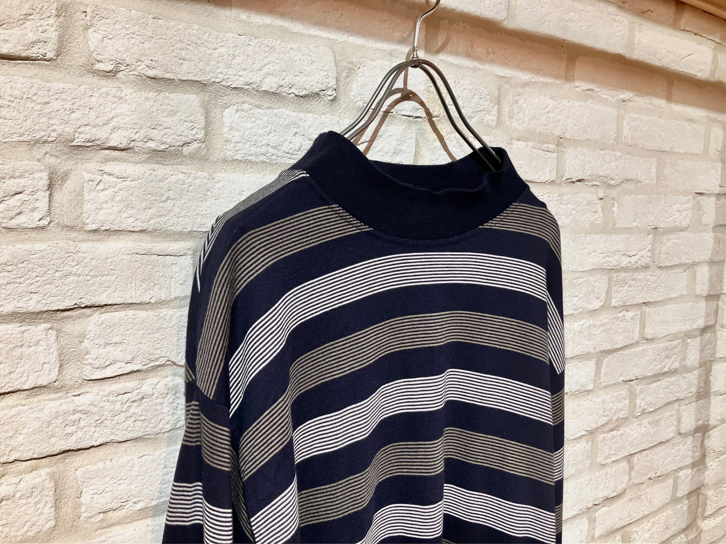 Old Border Mock Neck LS Tee