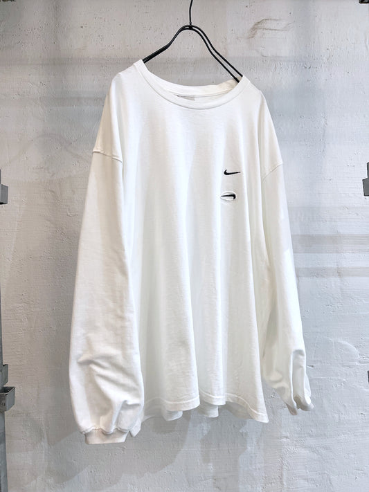 REMAKEBYK × BAU SWOOSH L/S TEE VTGWHT