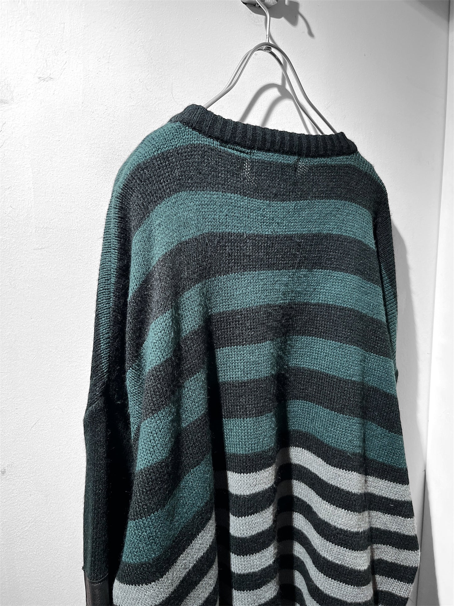 Mulch border leather patch sweater