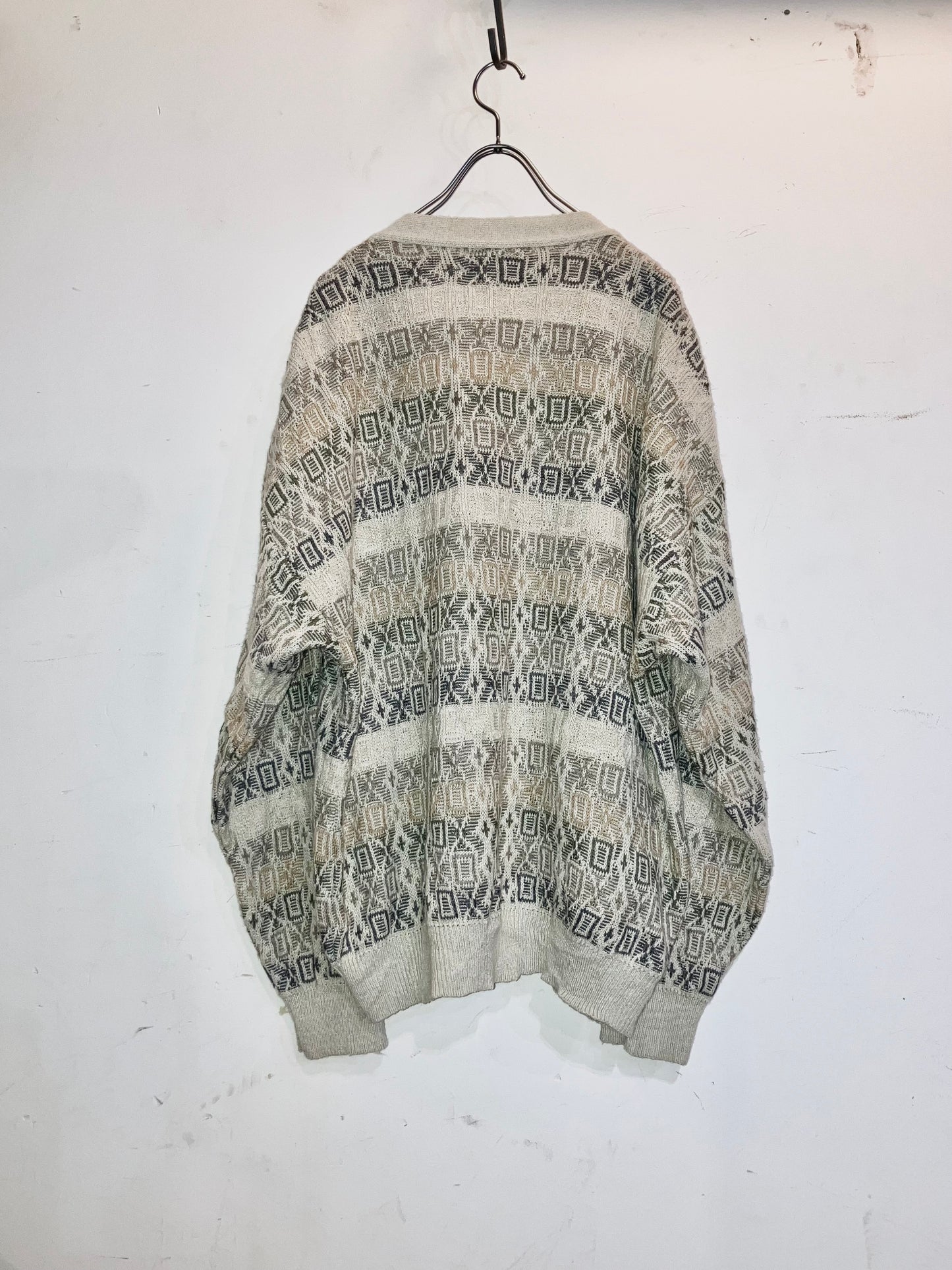Old Design Knit Cardigan
