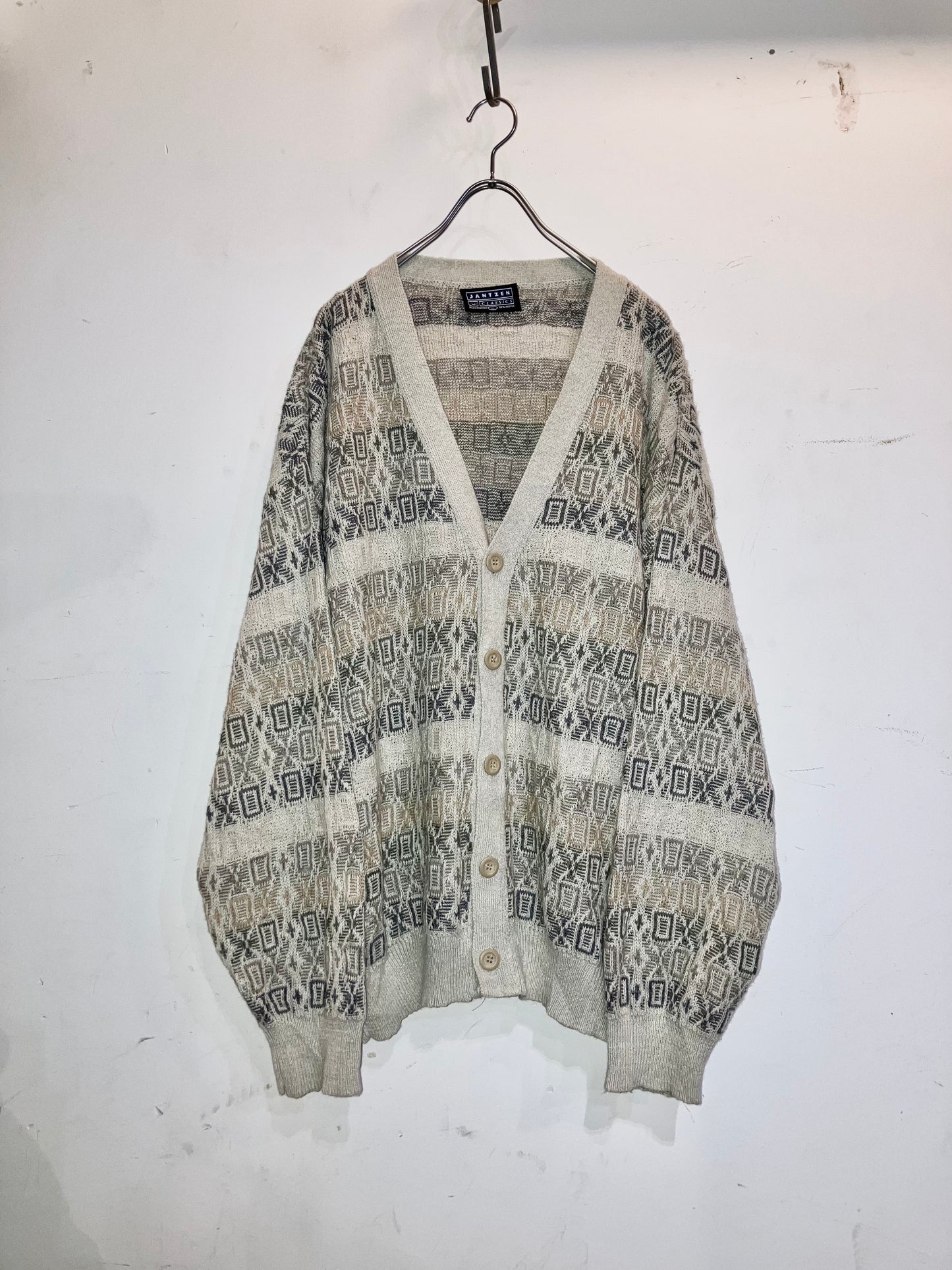 Old Design Knit Cardigan