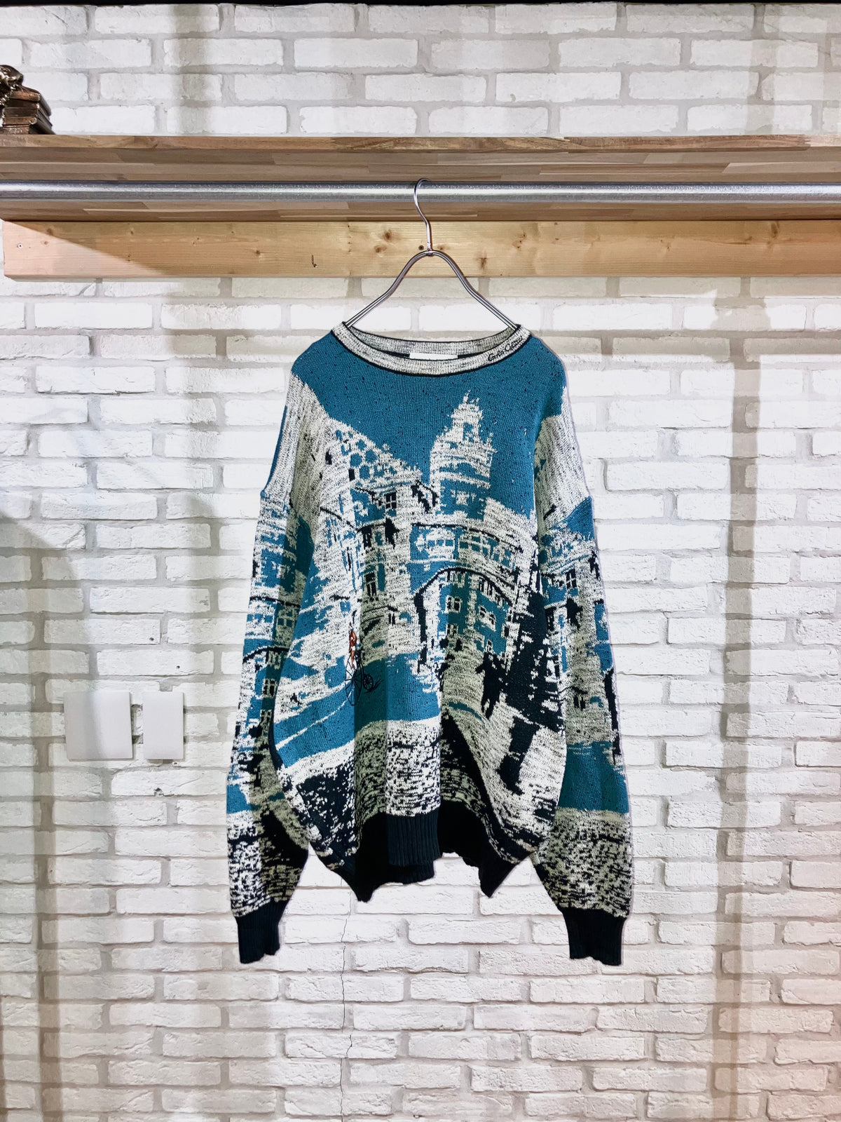 Old Design Knit