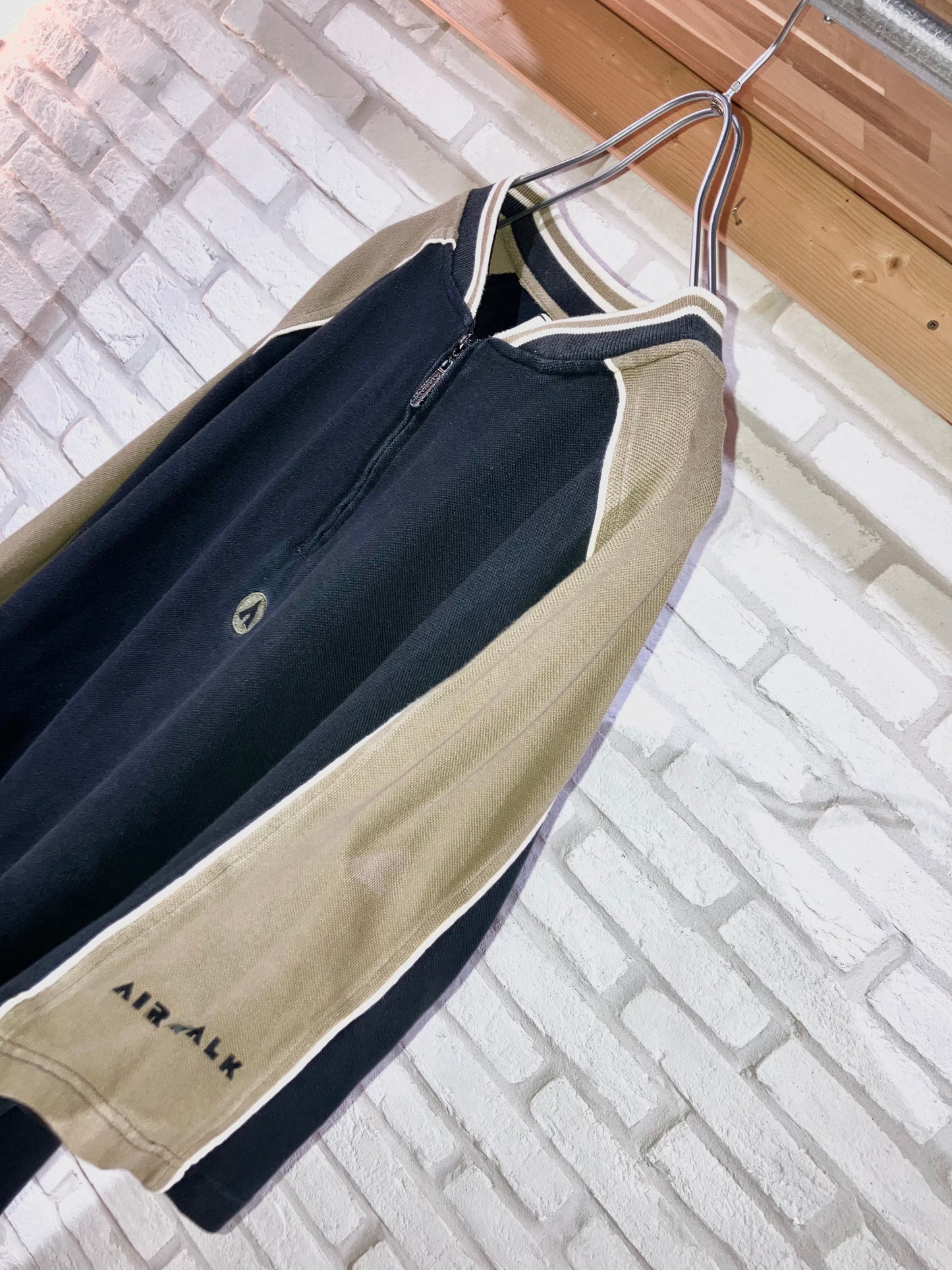 "AIRWALK" Old Design Half Zip Tops