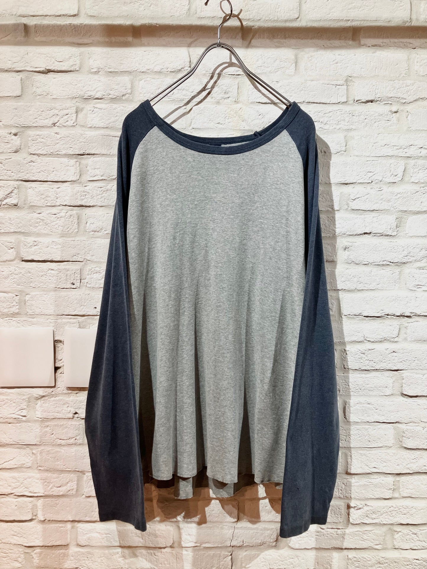 "GAP" Old Design Raglan Tee