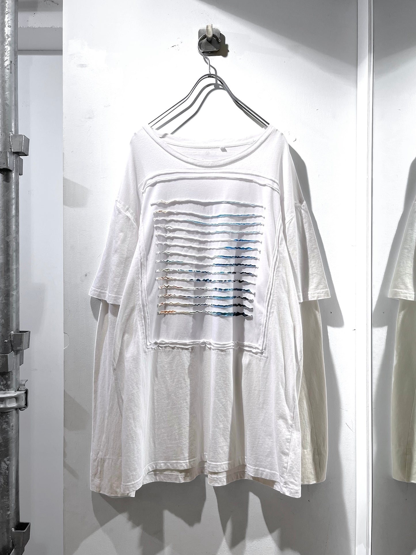 REMAKEBYK CUT OUT L/S TEE