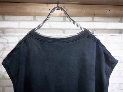 00s Sleeveless Tee