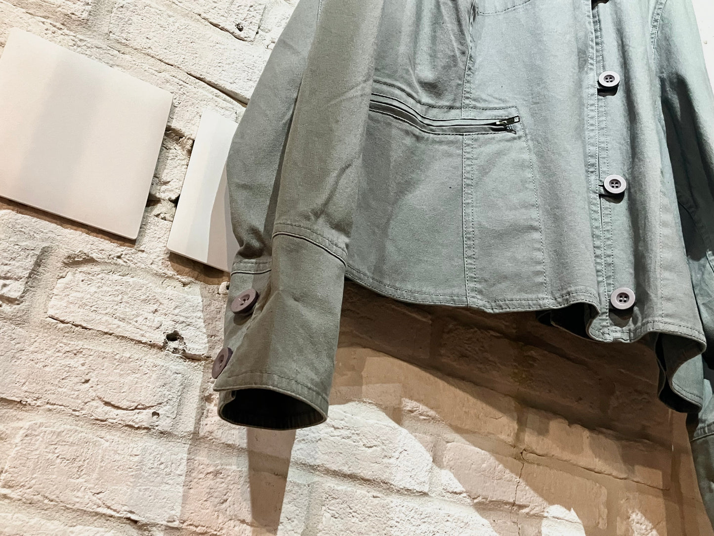 Old Asymmetry Design JKT