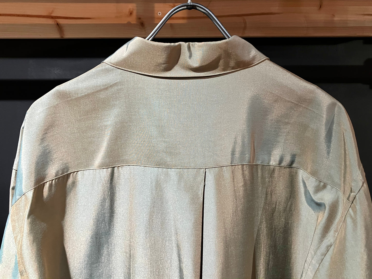 "DKNY" 00s Iridescent Color Shirt