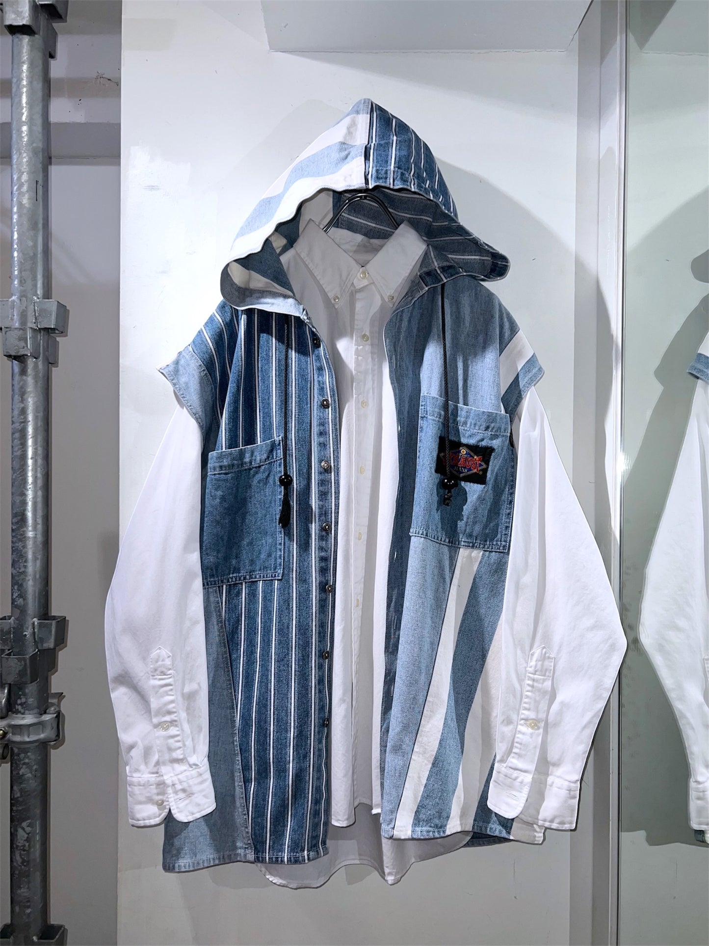 00s Exhaust Sleeveless Hooded Shirt