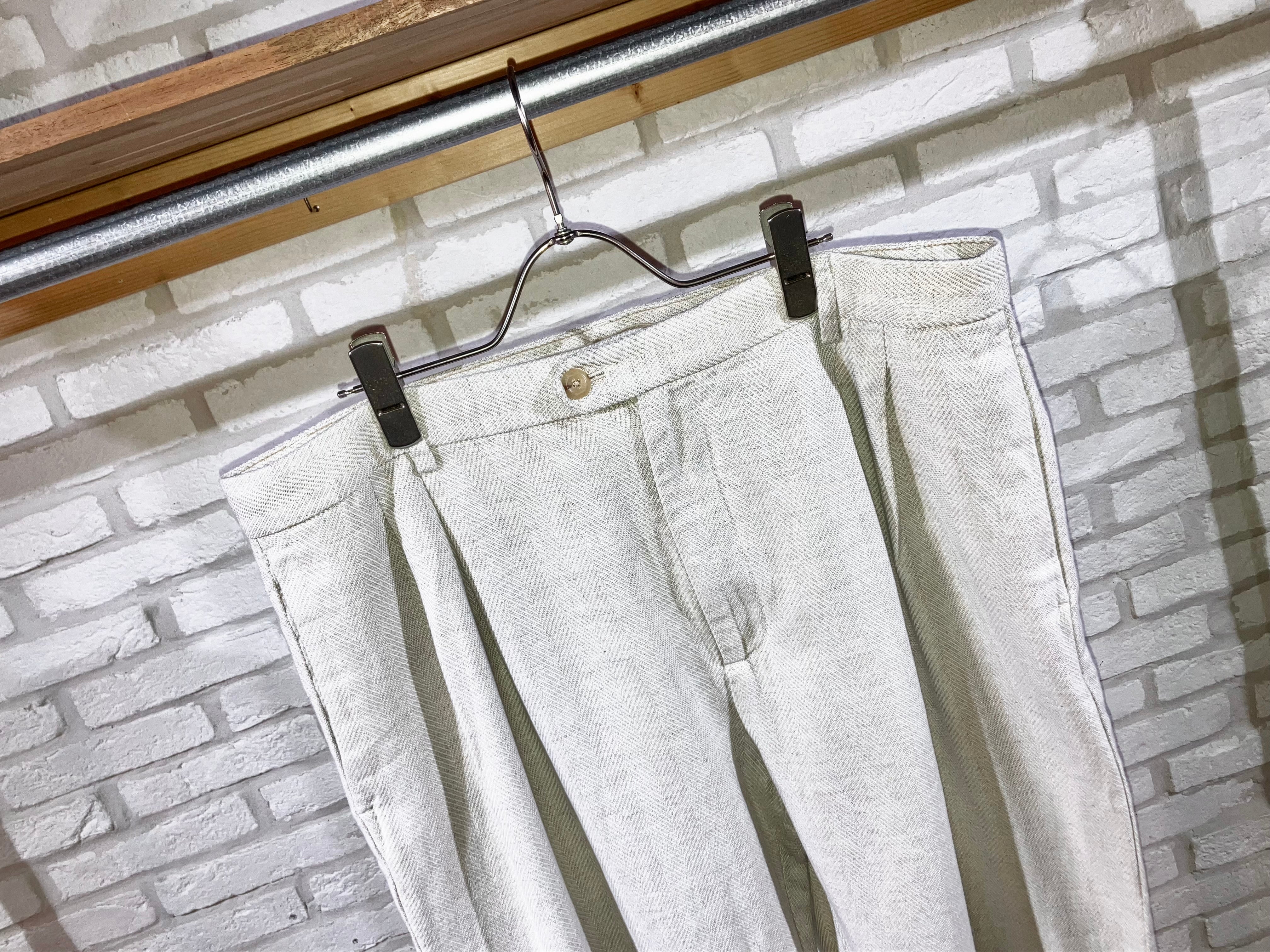 BANANA REPUBLIC