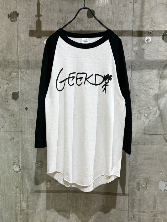 Three-quarter Sleeve Raglan Tee