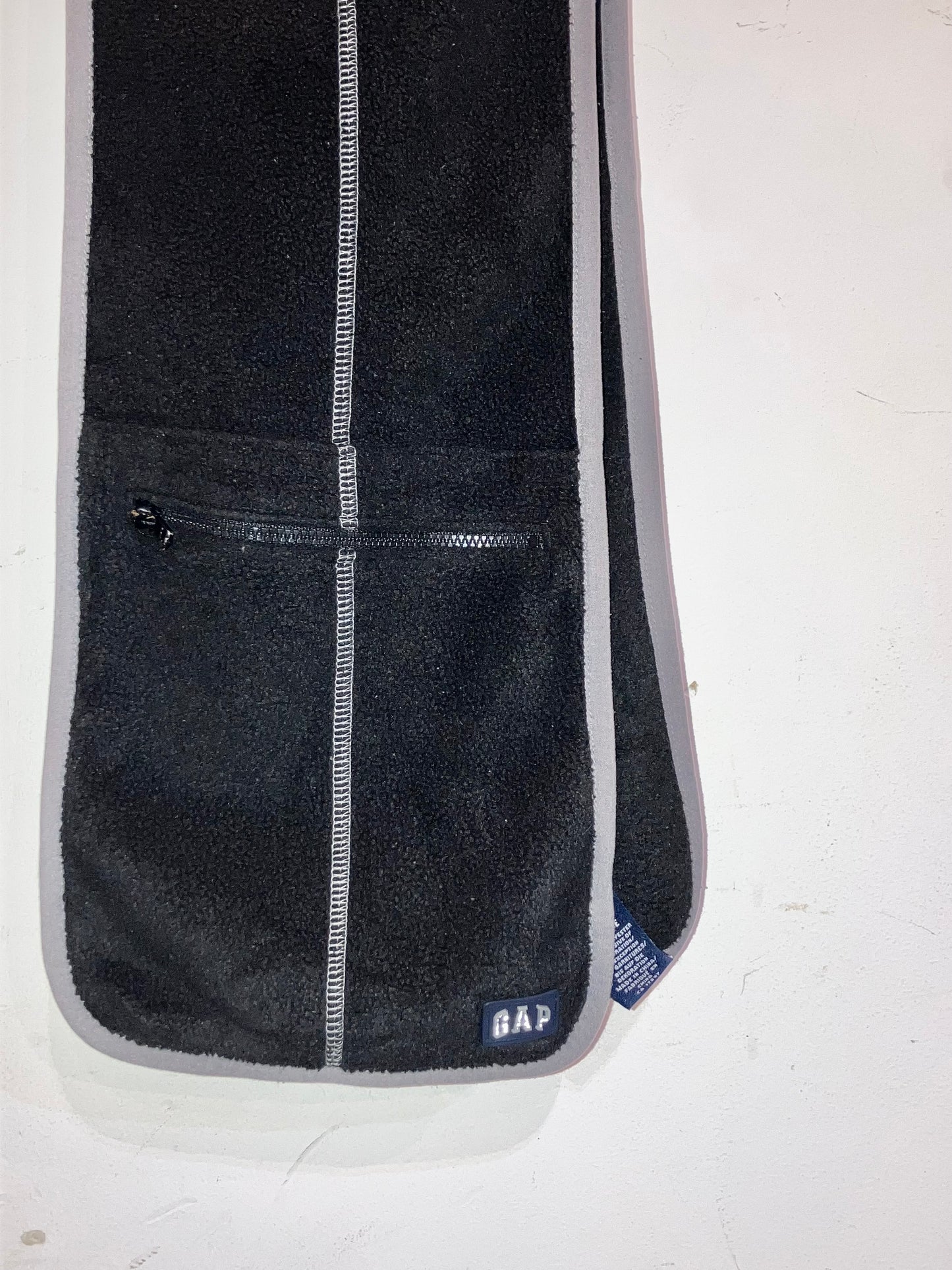 "GAP" Old Design Fleece Muffler