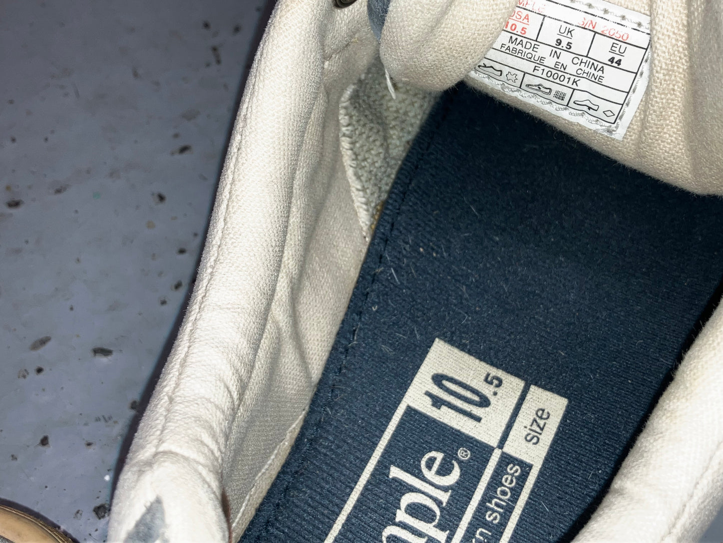 "Simple" 00s Design Fat Sneaker