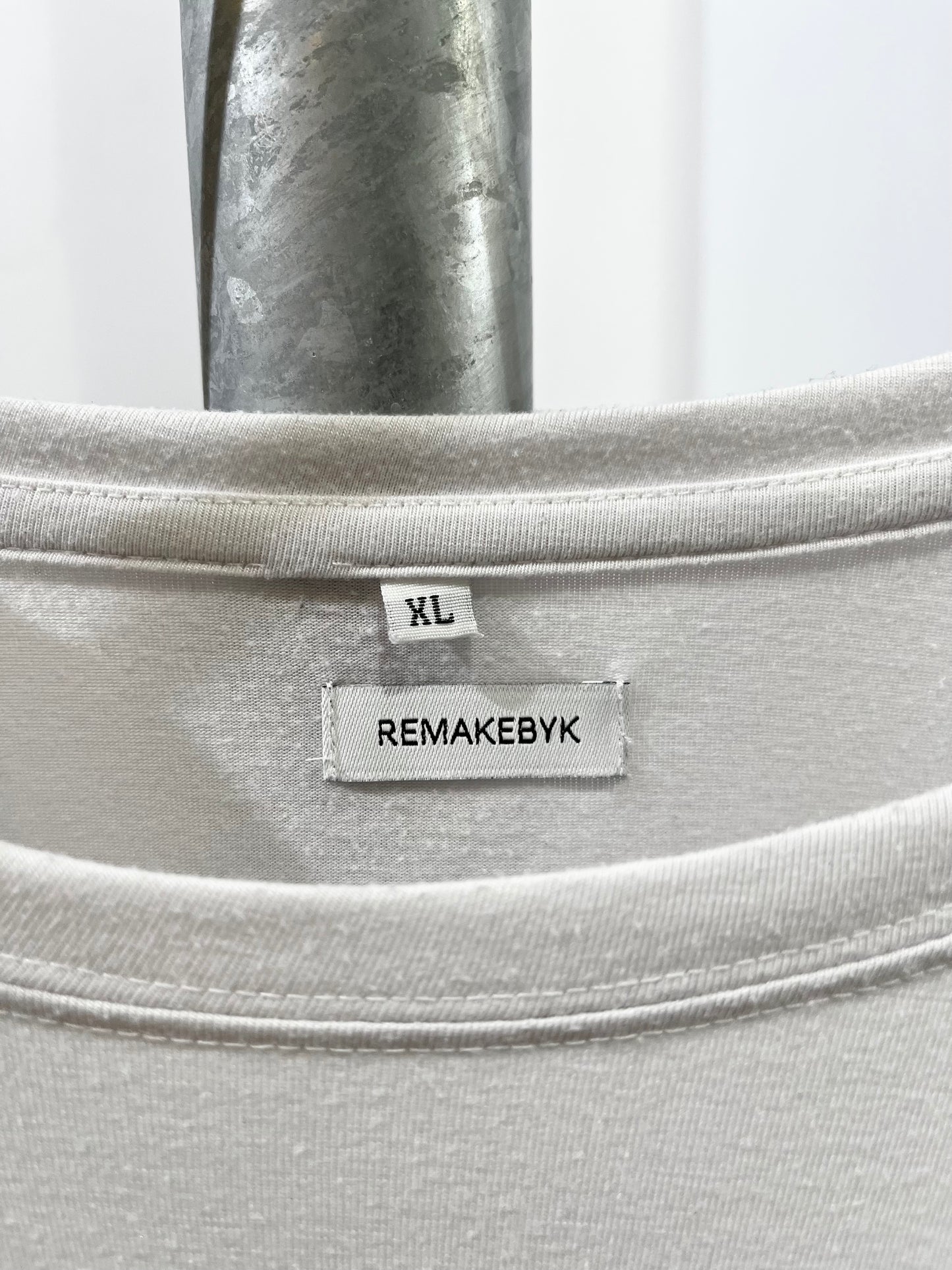 REMAKEBYK CUT OUT L/S TEE