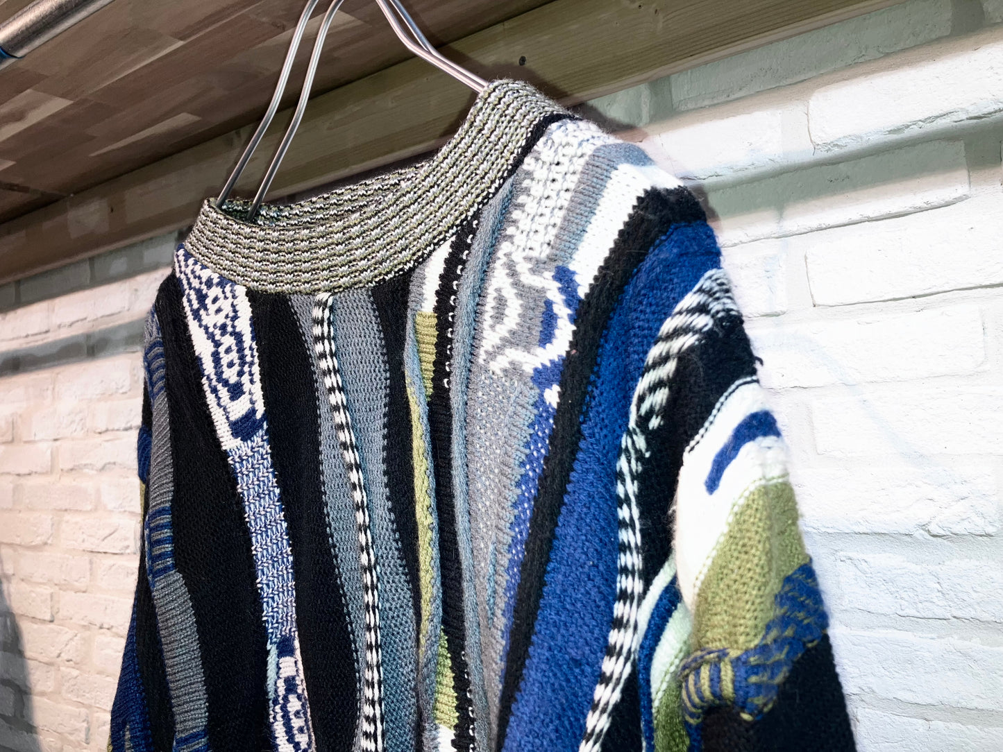 Vintage Design 3D Knit Sweater